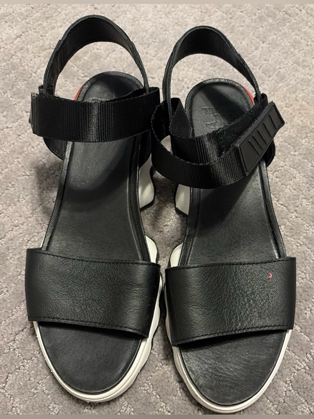 Sorel Black leather sandals with white sole Sz 9 Velcro ankle strap LN!